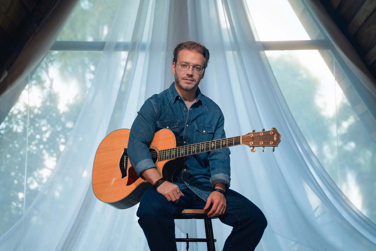 Após sucesso com Jorge Vercillo, BALARA estreia turnê “Acusticamente” em São Paulo