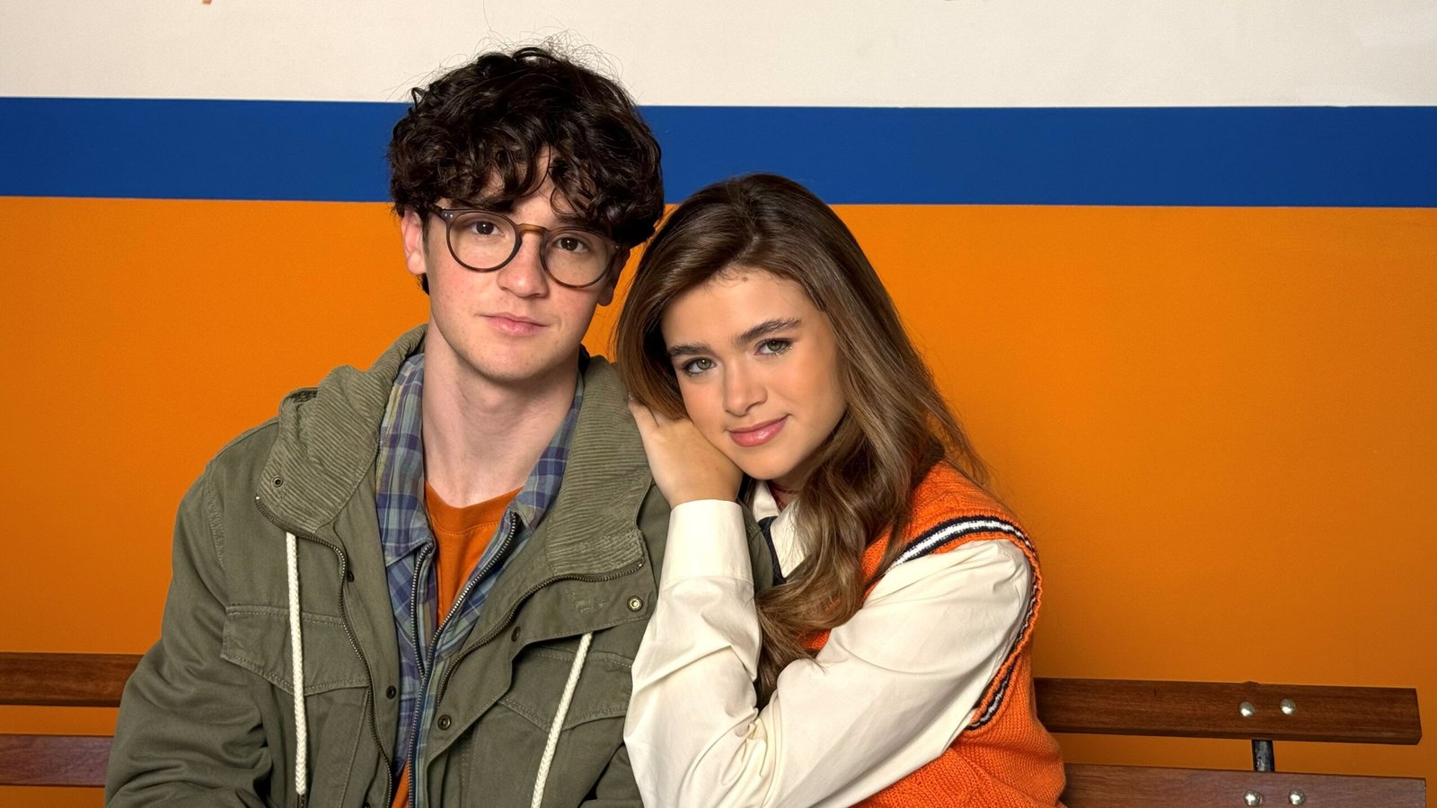 Theo Medon e Vittória Seixas iniciam gravações da série “Sábado À Noite”