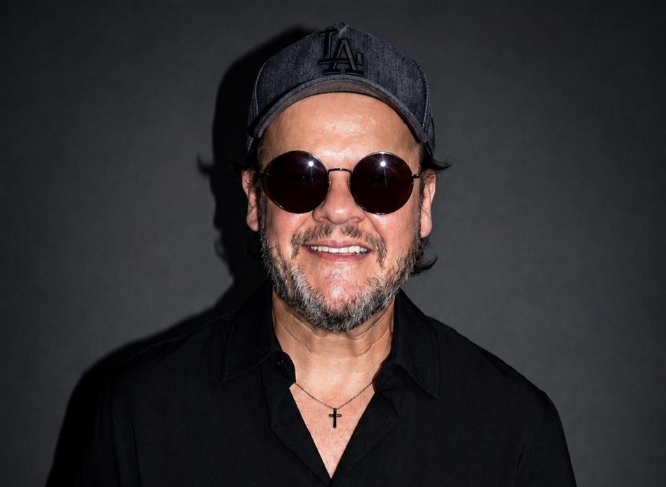 Anthony Carrera, o Rei do Show, ganha destaque em Portugal com “Feito Cana”
