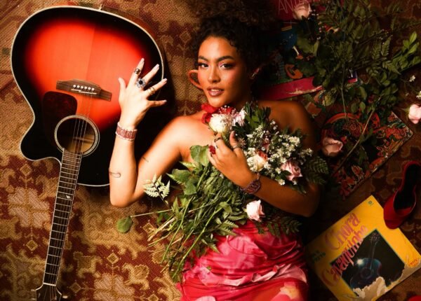 Sofia Pitta apresenta “Pureza Selvagem”, álbum de estreia que transforma vivências, amor e identidade baiana em música
